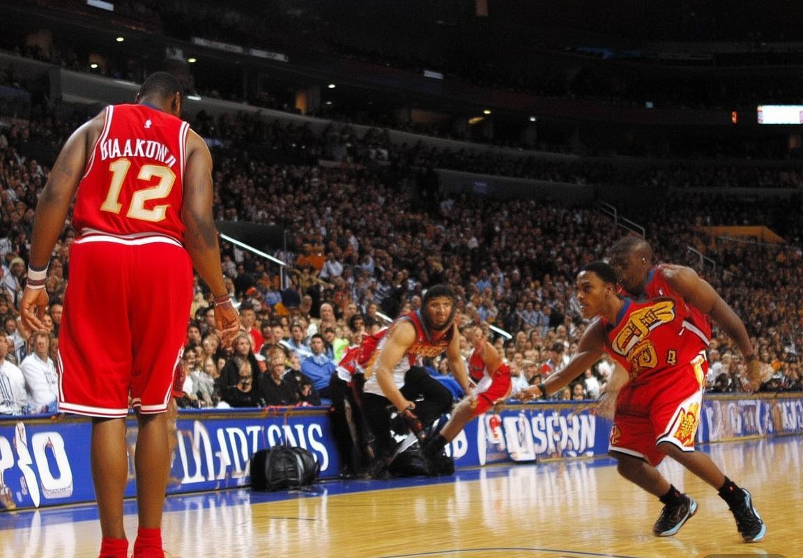 2004年NBA经典火箭老鹰巅峰对决回顾(图3)
